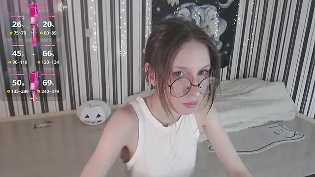 Snapshot of _Hanna_Moon_ chatting on 10/26/25, 12:27 Hanna Moon online show from 10/26/25, 12:27