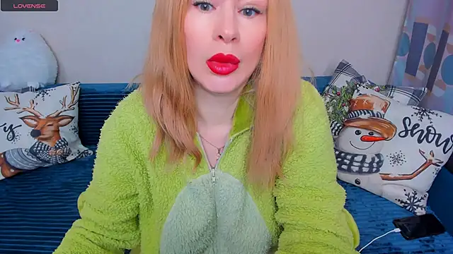 Snapshot of EllenMoore chatting on 02/14/26, 03:07 EllenMoore online show from 02/14/26, 03:07