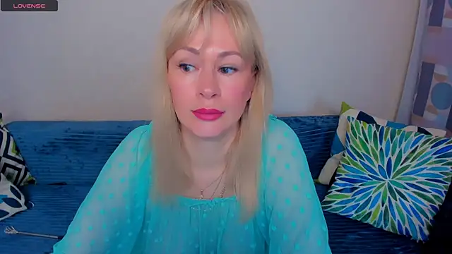 EllenMoore online show from 06/28/26, 03:02
