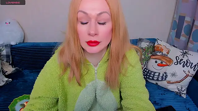 Snapshot of EllenMoore chatting on 02/19/26, 03:03 EllenMoore online show from 02/19/26, 03:03