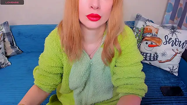 Snapshot of EllenMoore chatting on 01/18/26, 03:10 EllenMoore online show from 01/18/26, 03:10