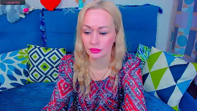 EllenMoore online show from 12/25/24, 03:50