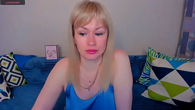 EllenMoore online show from 06/12/26, 03:04