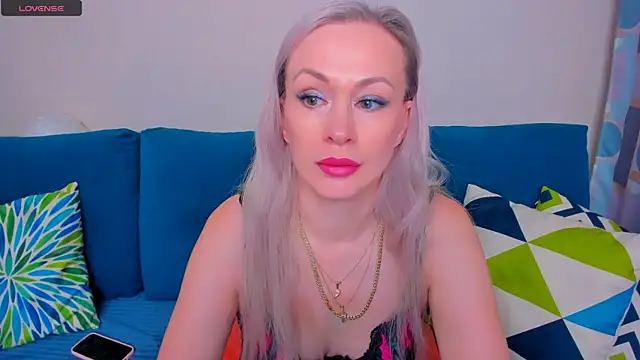 EllenMoore online show from 09/14/25, 03:07