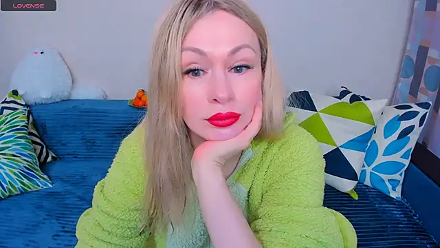 EllenMoore online show from 03/19/26, 03:06