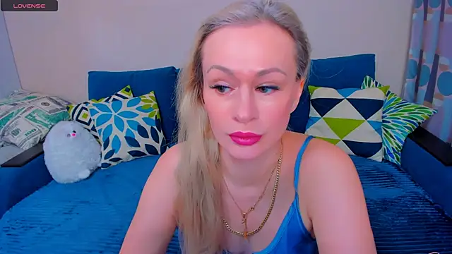 EllenMoore online show from 11/11/25, 03:12