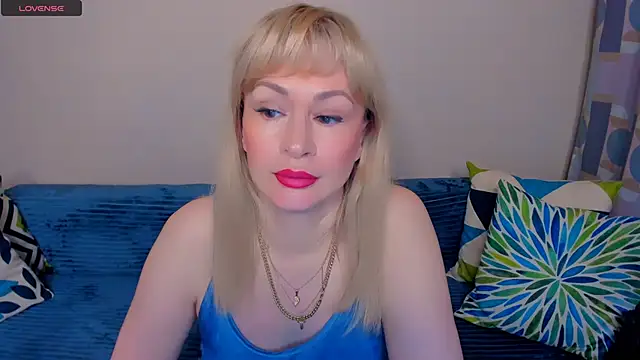 EllenMoore online show from 06/27/26, 03:12