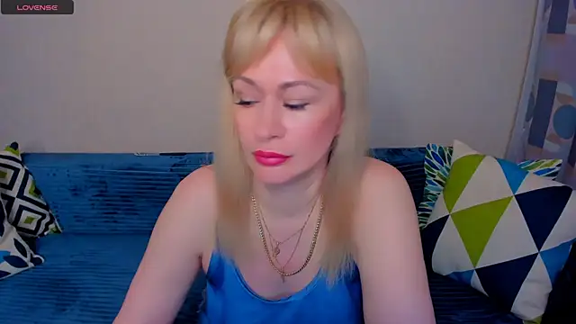 EllenMoore online show from 06/30/26, 03:06