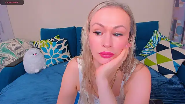 EllenMoore online show from 11/14/25, 03:10