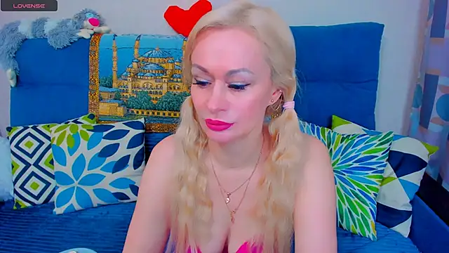 EllenMoore online show from 01/16/25, 05:42