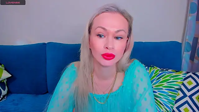 EllenMoore online show from 09/09/25, 03:05