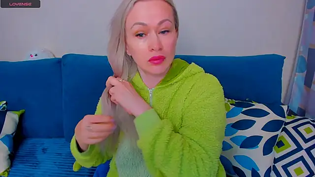 EllenMoore online show from 10/05/25, 03:30