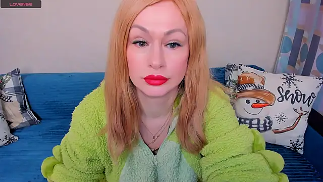 Snapshot of EllenMoore chatting on 01/11/26, 03:13 EllenMoore online show from 01/11/26, 03:13