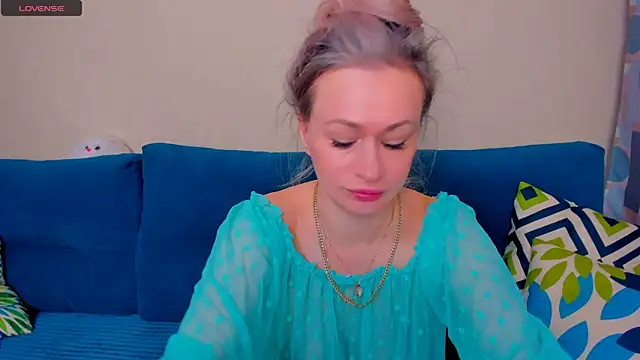 EllenMoore online show from 10/22/25, 04:12