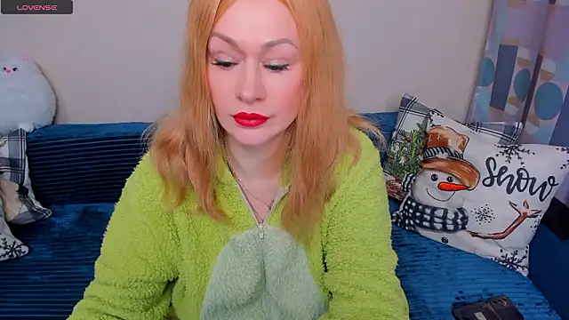 Snapshot of EllenMoore chatting on 02/02/26, 03:05 EllenMoore online show from 02/02/26, 03:05