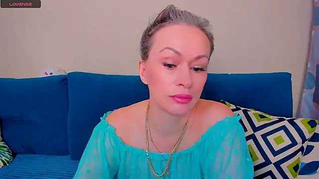 EllenMoore online show from 10/23/25, 03:05