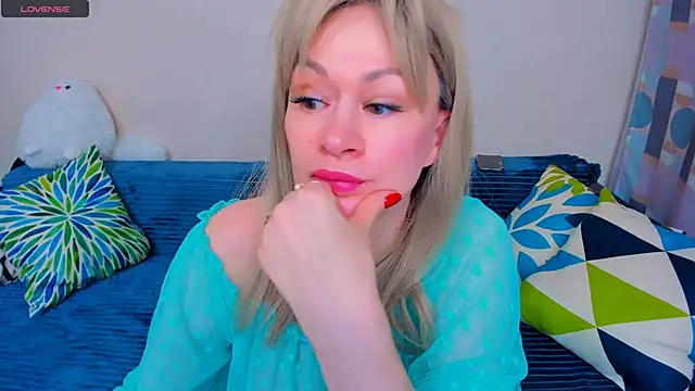 EllenMoore online show from 03/24/26, 03:28