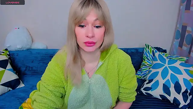 EllenMoore online show from 03/28/26, 03:07