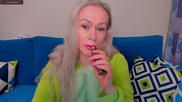 EllenMoore online show from 10/09/25, 03:07