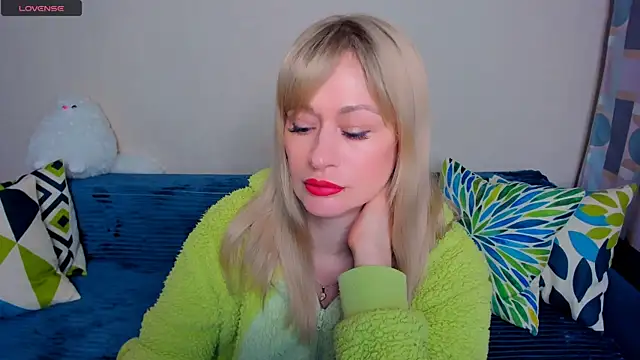 EllenMoore online show from 04/13/26, 03:10