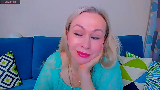 EllenMoore online show from 09/20/25, 03:11