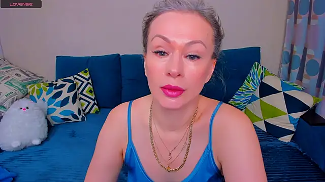 EllenMoore online show from 11/04/25, 03:10