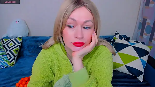 EllenMoore online show from 03/07/26, 03:02