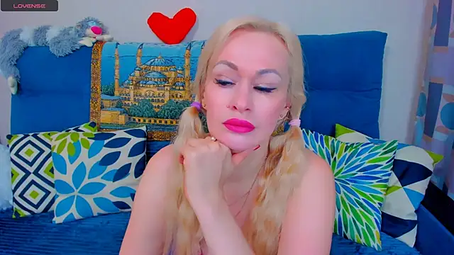 EllenMoore online show from 01/16/25, 02:41