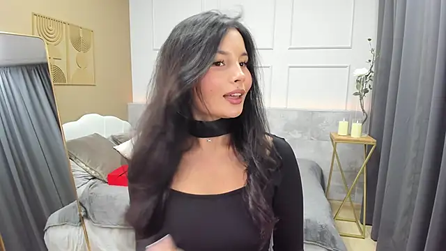 Snapshot of ErikaSoft chatting on 11/25/25, 05:41 ErikaSoft online show from 11/25/25, 05:41