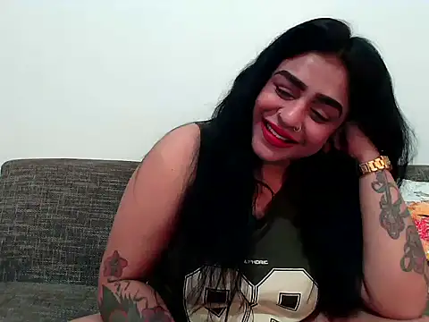 Snapshot of indianishkq7 chatting on 10/04/25, 03:02 indianishkq7 online show from 10/04/25, 03:02