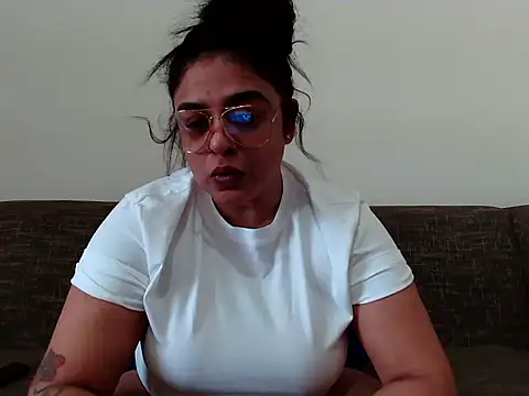 indianishkq7 online show from 12/17/25, 07:57