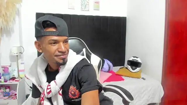 anhtony wayans online show from 04/21/26, 01:42