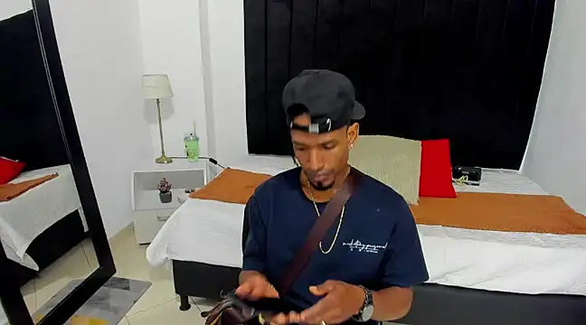 Snapshot of anhtony_wayans chatting on 12/08/24, 09:52 anhtony wayans online show from 12/08/24, 09:52
