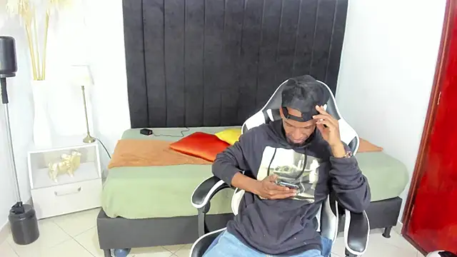 anhtony wayans online show from 11/13/25, 12:03