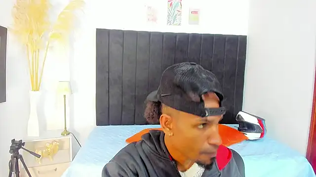 anhtony wayans online show from 11/05/25, 12:36