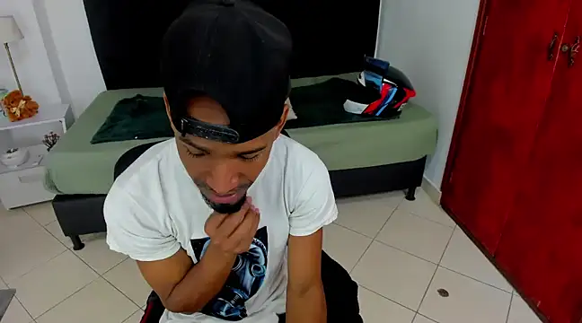 Snapshot of anhtony_wayans chatting on 03/06/25, 12:32 anhtony wayans online show from 03/06/25, 12:32