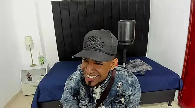 Snapshot of anhtony_wayans chatting on 12/18/24, 11:40 anhtony wayans online show from 12/18/24, 11:40