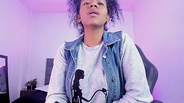 Ellie Alves online show from 11/11/25, 01:28