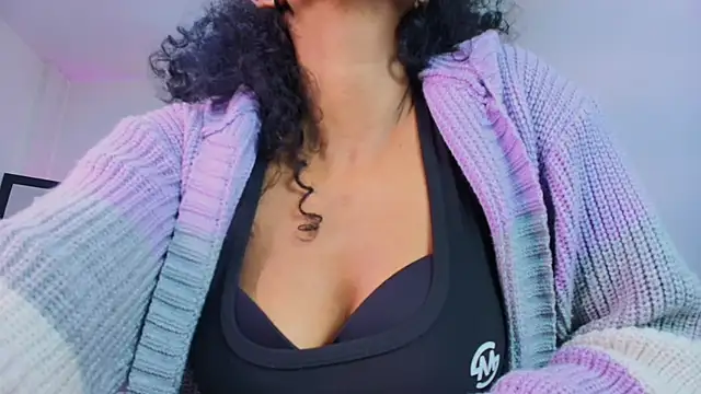 Ellie Alves online show from 09/11/25, 01:00