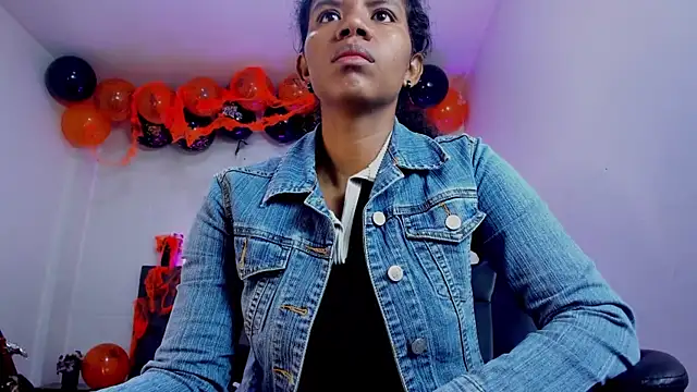 Ellie Alves online show from 10/28/25, 12:48