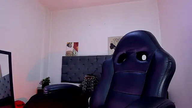 Ellie Alves online show from 11/24/25, 02:28