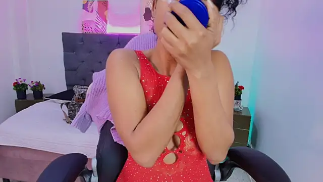 Ellie Alves online show from 09/24/25, 01:17