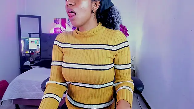 Ellie Alves online show from 12/20/25, 02:53