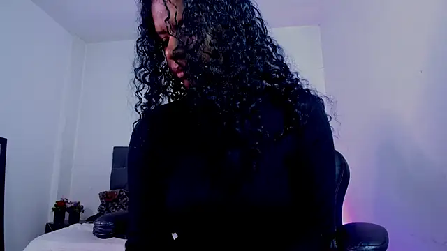 Ellie Alves online show from 09/30/25, 01:50