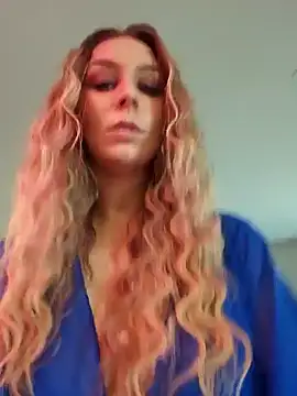 LilyOrion online show from 11/26/25, 07:14