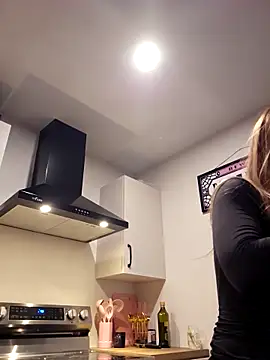 LilyOrion online show from 11/18/25, 12:59