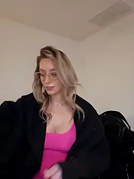Snapshot of LilyOrion chatting on 01/28/25, 07:42 LilyOrion online show from 01/28/25, 07:42