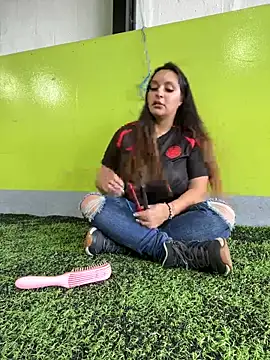 Snapshot of milly_cruz chatting on 06/12/26, 02:37 milly cruz online show from 06/12/26, 02:37