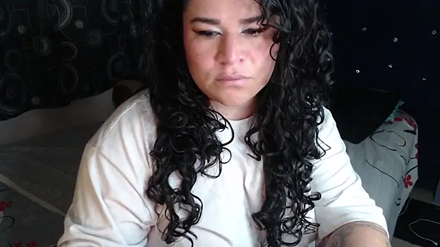 ANGELIQUE KLANE online show from 06/19/26, 04:02