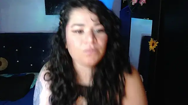 ANGELIQUE KLANE online show from 04/26/26, 03:48